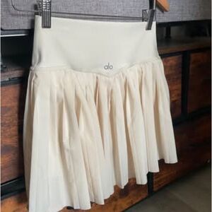 ALO Yoga Cream Pleated Skater Skirt